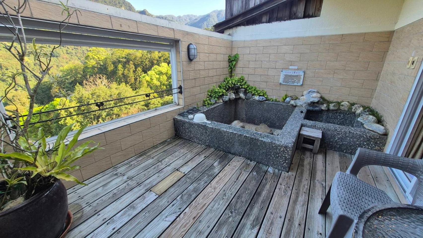 Mi Jing Garden Spring Resort Wulai Exterior foto